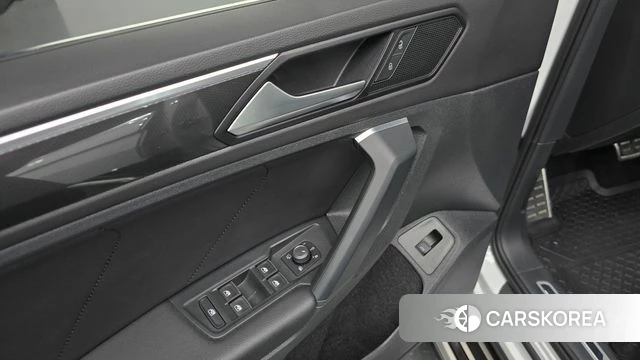 Volkswagen Tiguan second Generation 2020 Белый из Кореи, фото 6