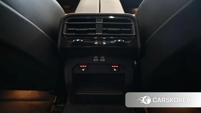 BMW 5 Series (G60) 2025 Серебристо-серый из Кореи, фото 6