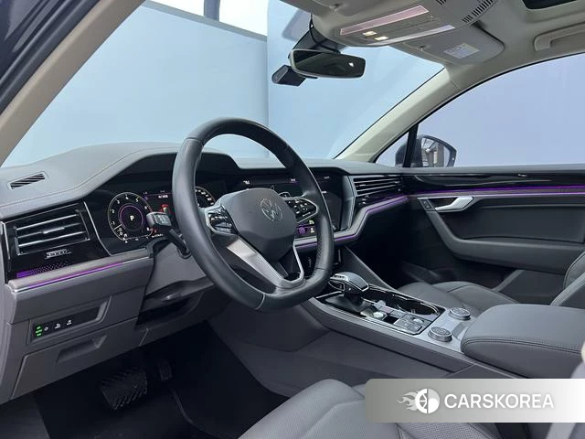 Volkswagen Touareg 2023 Черный из Китая, фото 6