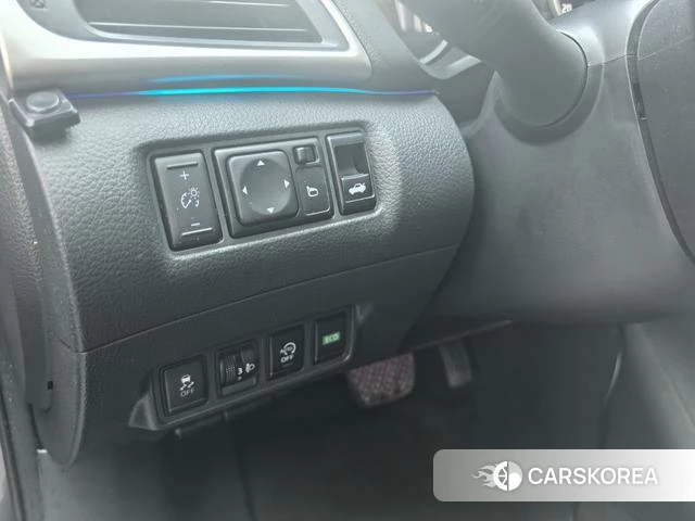 Nissan Xuan Yi 2023 Темно-серый из Китая, фото 6