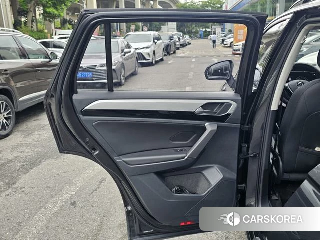 Volkswagen Tanyue 2021 Темно-серый из Китая, фото 6