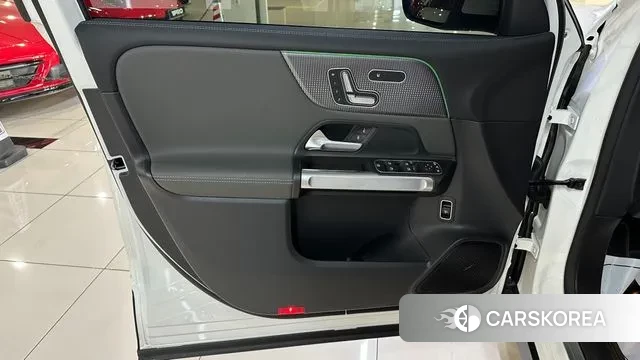 Mercedes-Benz EQB X243 2022 Белый из Кореи, фото 6