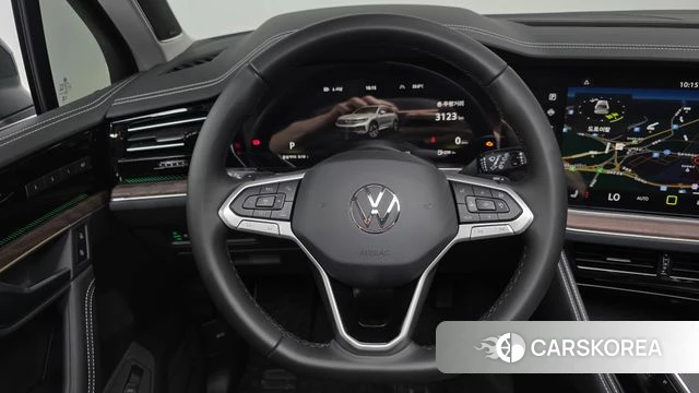 Volkswagen Touareg 3rd generation 2025 Черный из Кореи, фото 6