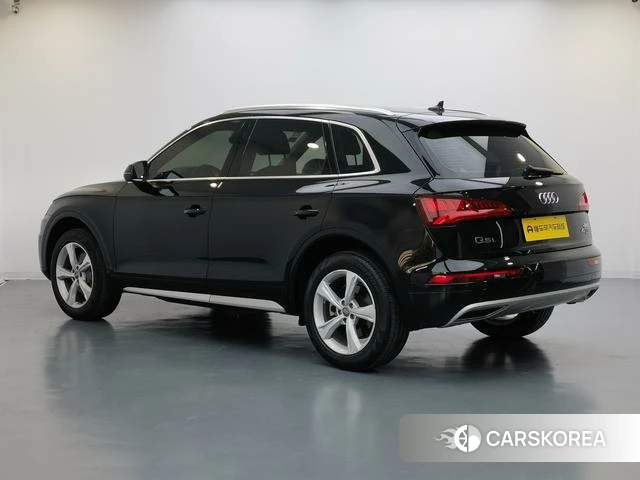 Audi Q5L 2020 Черный из Китая, фото 6