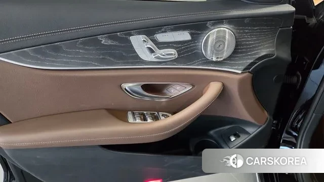 Mercedes-Benz E-Class W213 2023 Черный из Кореи, фото 6