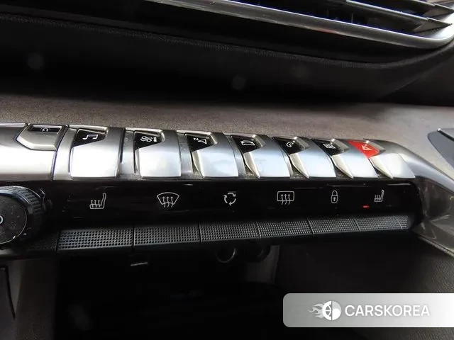 Peugeot 3008 second generation 2019 Черный из Кореи, фото 6