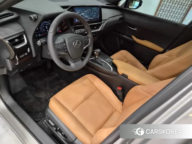 Lexus UX250h 2024 Серебристо-серый из Кореи, фото 6