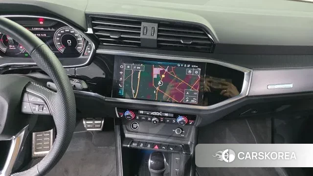 Audi Q3 (F3) 2023 Белый из Кореи, фото 6