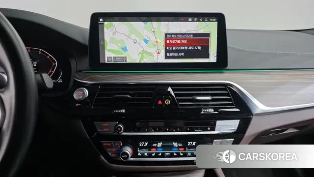 BMW 5 Series (G30) 2020 Белый из Кореи, фото 6