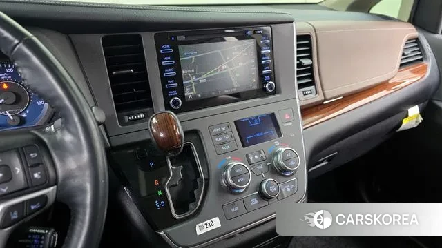 Toyota Sienna 2018 Белый из Кореи, фото 6