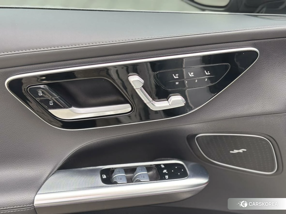 Mercedes-Benz GLC 2023 Серебристо-серый из Китая, фото 6