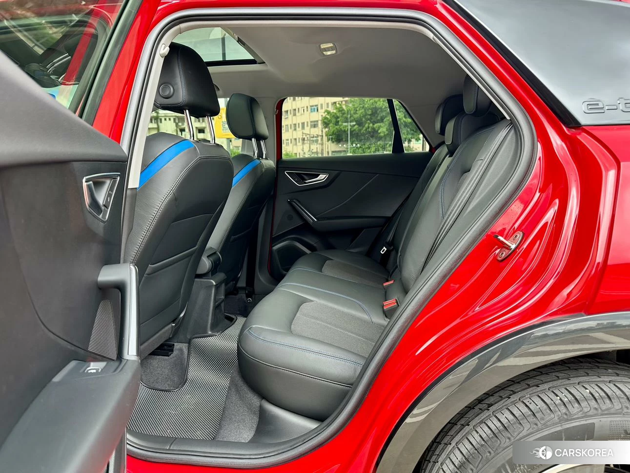 Audi Q2L e-tron 2019 Красный из Китая, фото 6
