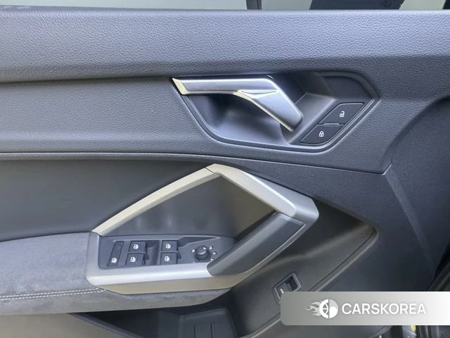 Audi Q3 2023 Темно-серый из Китая, фото 6