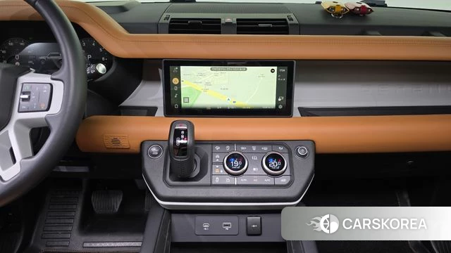 Land Rover Defender (L663) 2024 Черный из Кореи, фото 6