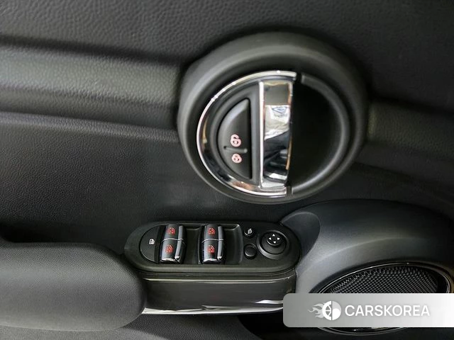 Mini Cooper 2018 Красный из Кореи, фото 6