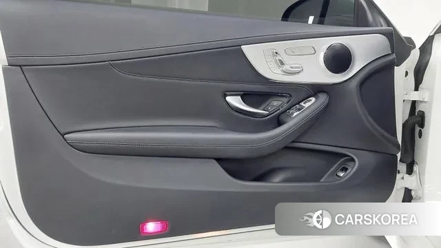 Mercedes-Benz C-Class W205 2022 Белый из Кореи, фото 6