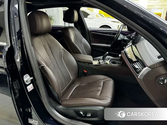BMW 5 series 2023 Черный из Китая, фото 6