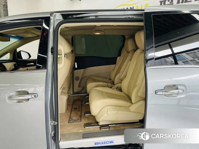 Buick GL8 2024 Серебристо-серый из Китая, фото 6