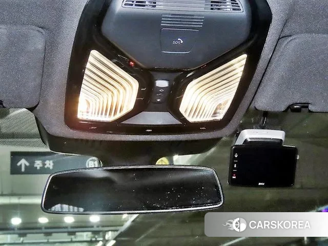 BMW 5 Series (G30) 2023 Серебристо-серый из Кореи, фото 6