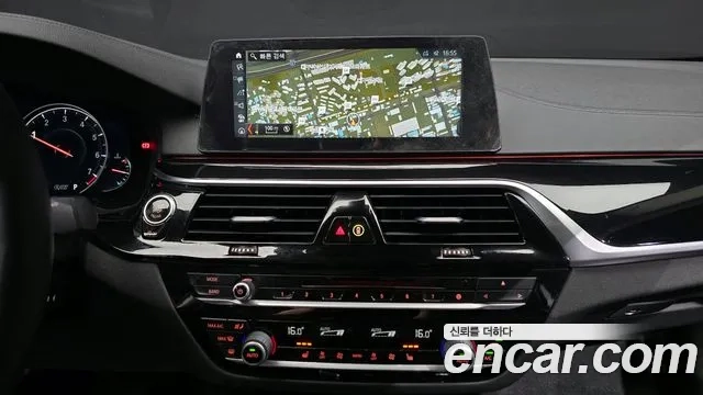 BMW 5 Series (G30) 2018 Серебристо-серый из Кореи, фото 6