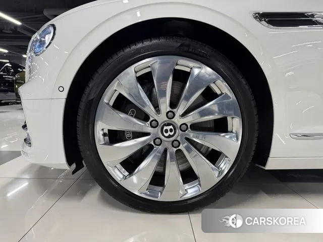 Bentley Flying Spur 3rd Generation 2021 Белый из Кореи, фото 6