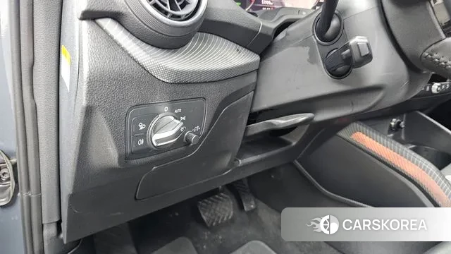 Audi Q2 2020 Серый из Кореи, фото 6