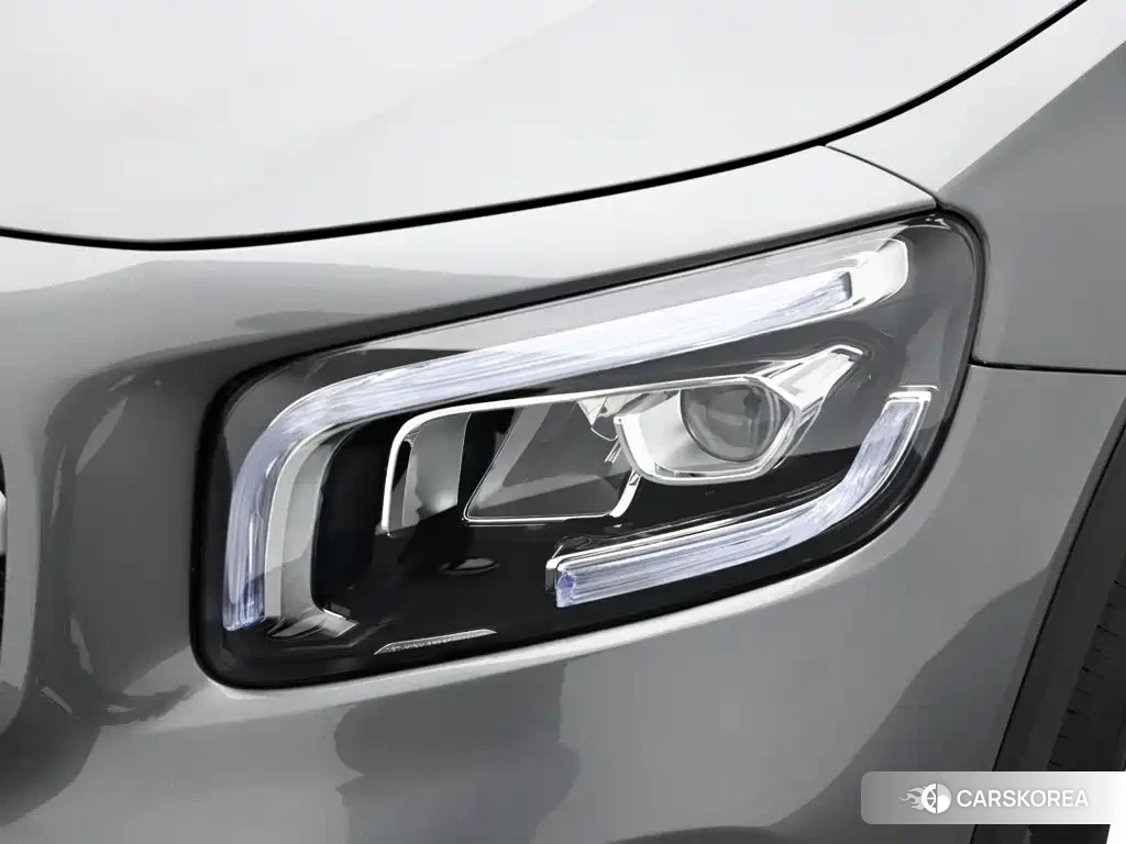 Mercedes-Benz GLB 2023 Silver/gray из Китая, фото 6