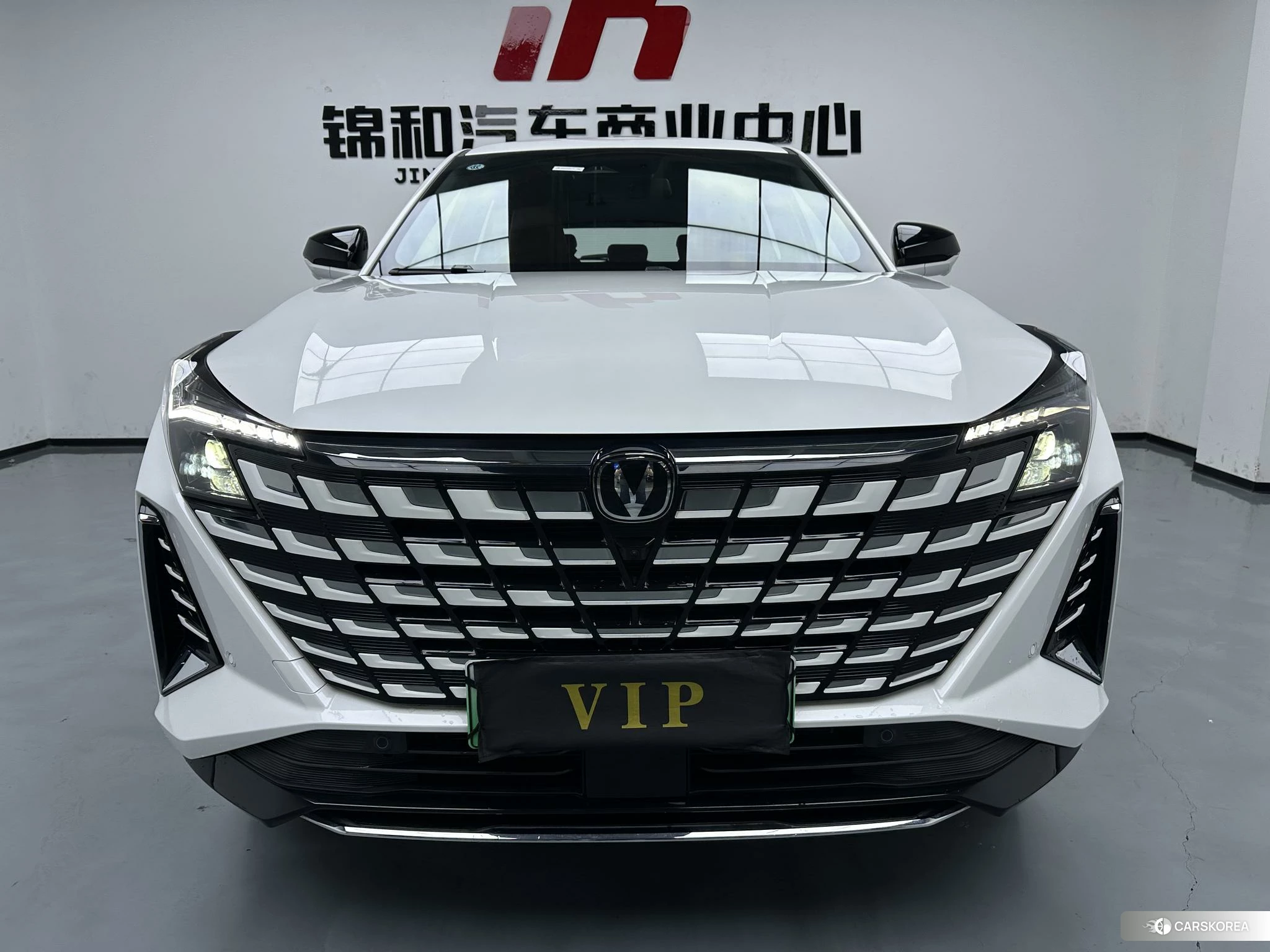 Chang'an UNI-Z PHEV 2024 Белый из Китая, фото 6