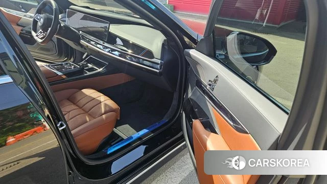 BMW 7 Series (G70) 2025 Черный из Кореи, фото 6