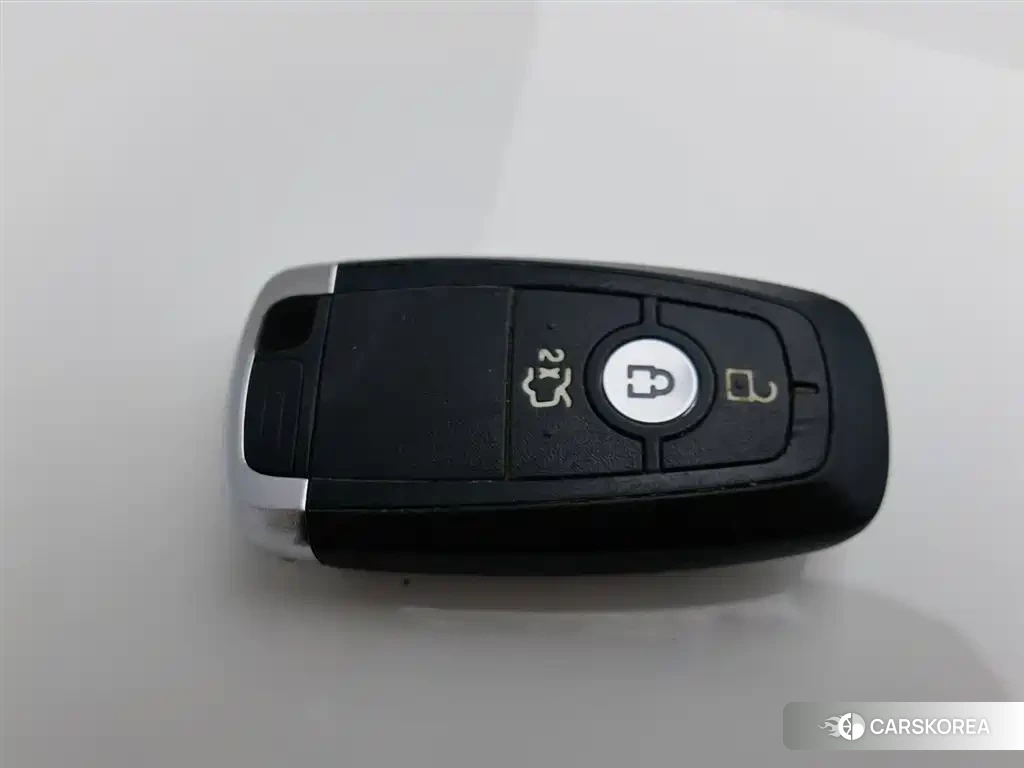 Ford Mondeo 2023 Белый из Китая, фото 6