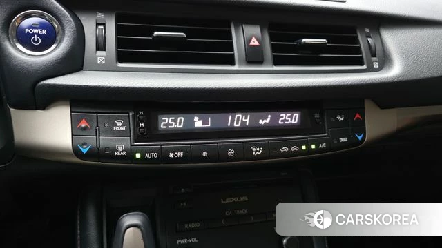 Lexus CT200h 2018 Серебряный из Кореи, фото 6