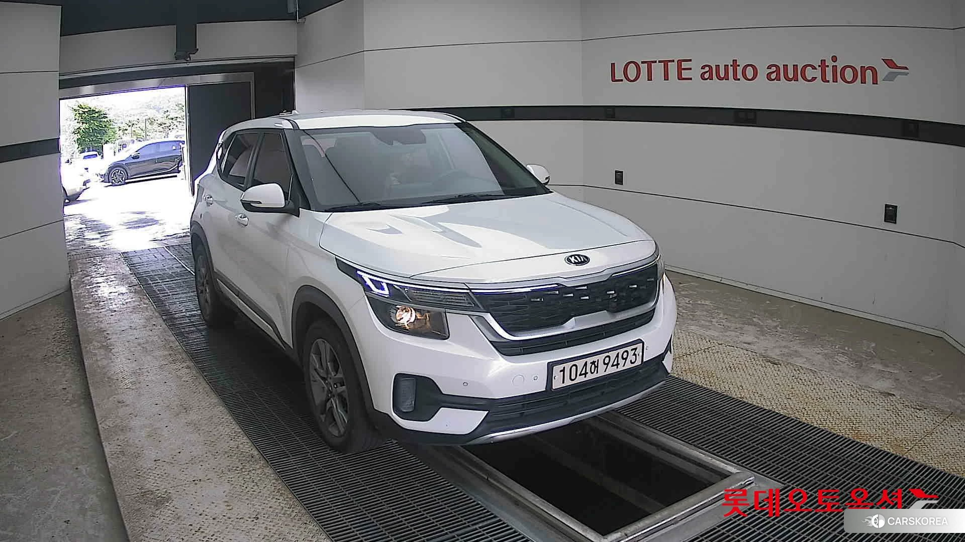 Kia Seltos 2021 Snow White Pearl из Кореи, фото 6