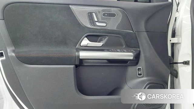 Mercedes-Benz GLA - Class H247 2023 Белый из Кореи, фото 6