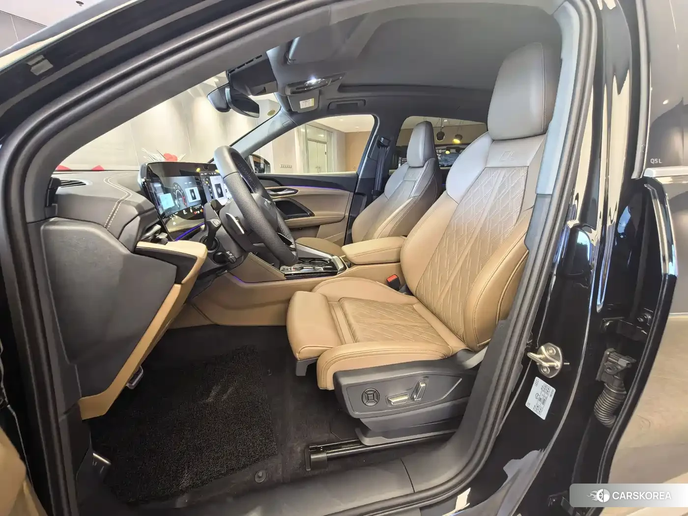 Audi Q5L 2025 Черный из Китая, фото 6
