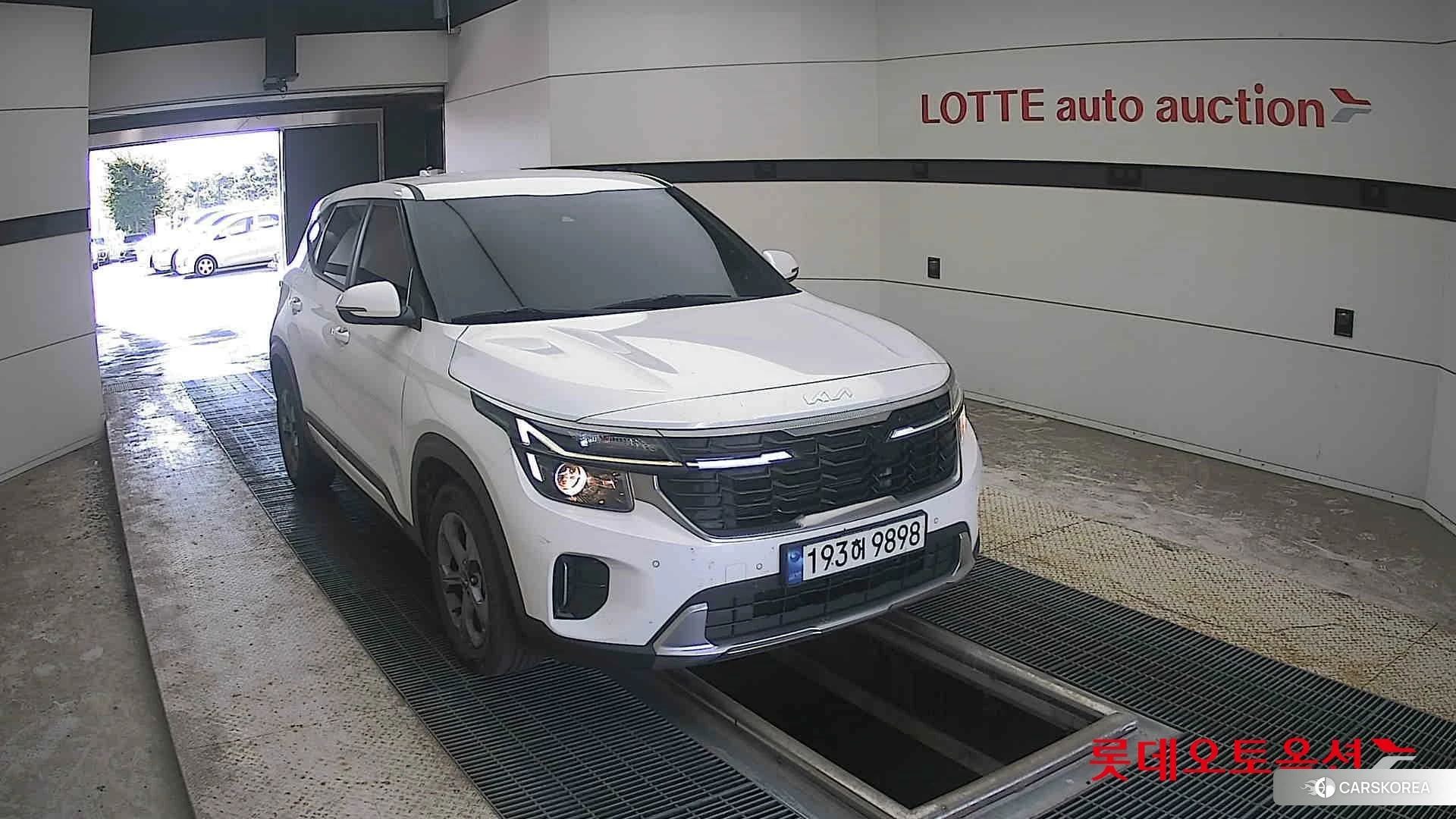 Kia Seltos 2023 Snow White Pearl (optional) из Кореи, фото 6