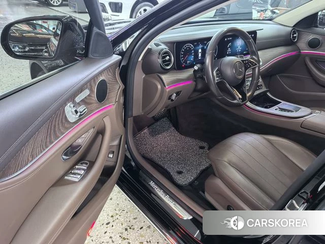 Mercedes-Benz E-class 2022 Черный из Китая, фото 6