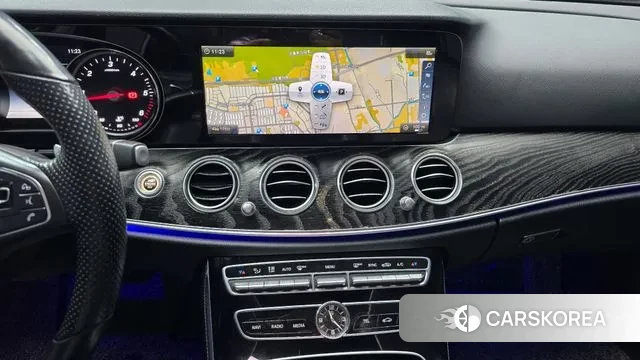 Mercedes-Benz E-Class W213 2018 Белый из Кореи, фото 6