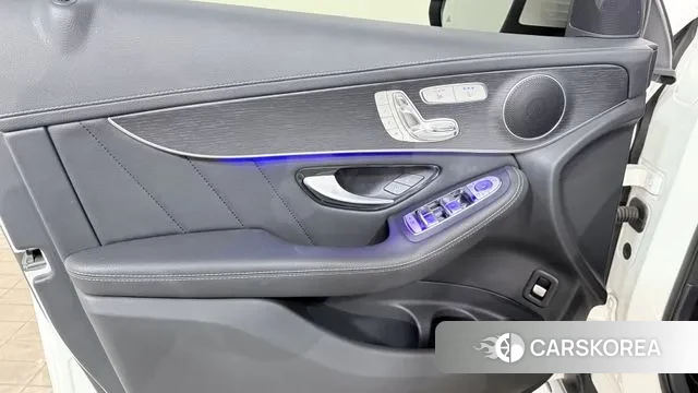 Mercedes-Benz GLC-Class X253 2023 Белый из Кореи, фото 6