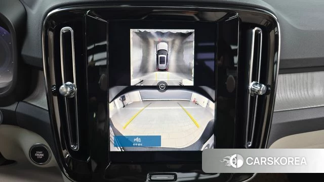 Volvo XC40 2024 Серебристо-серый из Кореи, фото 6