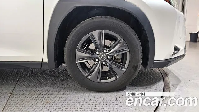 Lexus UX250h id 2701531 из Кореи 6