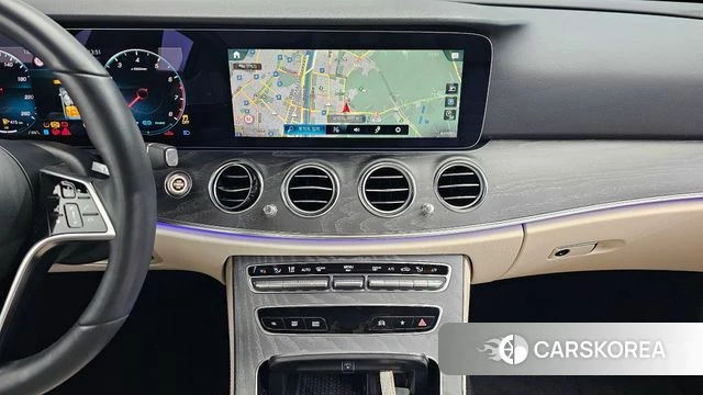 Mercedes-Benz E-Class W213 2023 Белый из Кореи, фото 6