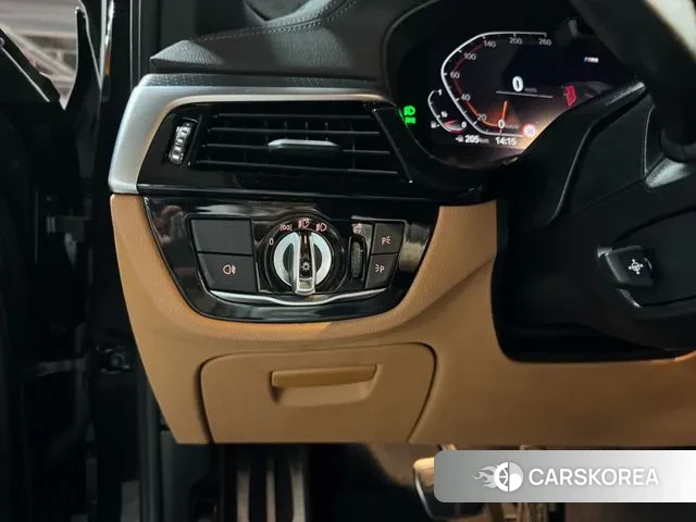 BMW 5 Series (G30) 2022 Серый из Кореи, фото 6