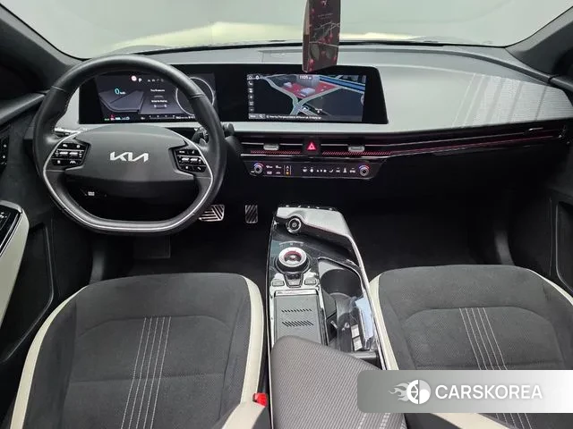 Kia EV6 2022 Серебристо-серый из Кореи, фото 6