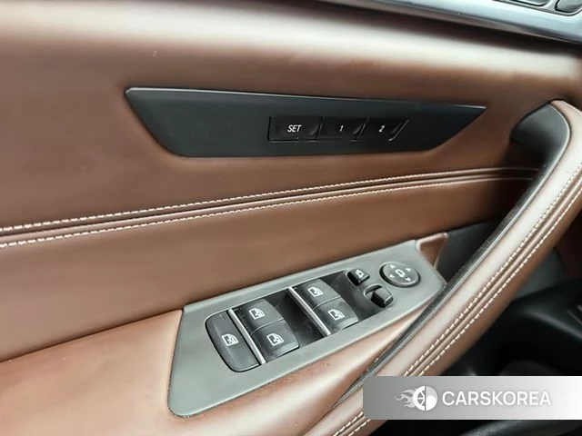 BMW 5 Series (G30) 2018 Серый из Кореи, фото 6