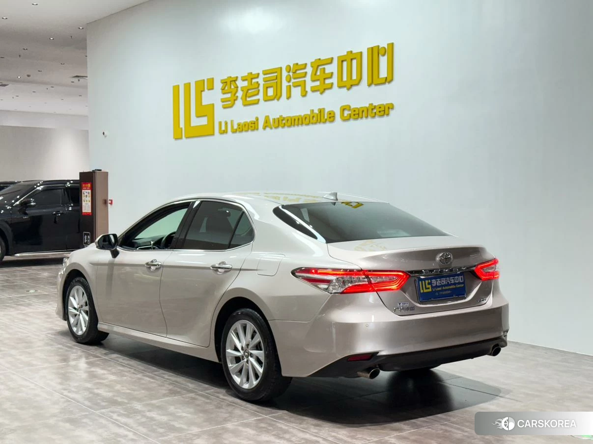 Toyota Camry 2021 Шампань из Китая, фото 6