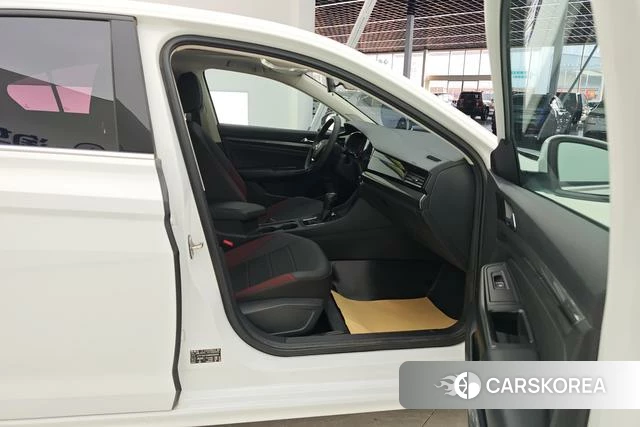 Volkswagen Bora 2021 Белый из Китая, фото 6