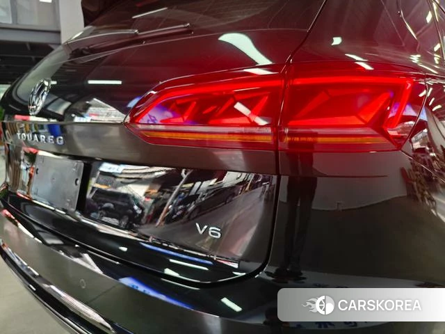 Volkswagen Touareg 2024 Черный из Китая, фото 6