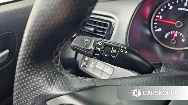Kia Stonic 2018 Белый из Кореи, фото 6