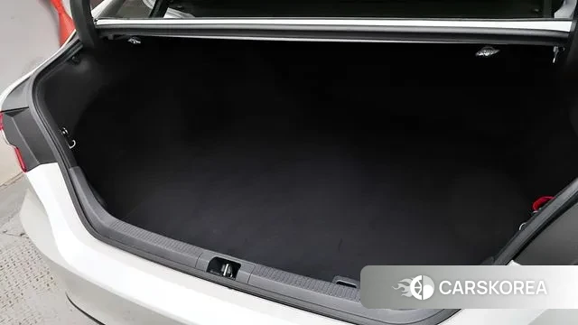 Toyota Camry (XV70) 2024 Белый из Кореи, фото 6