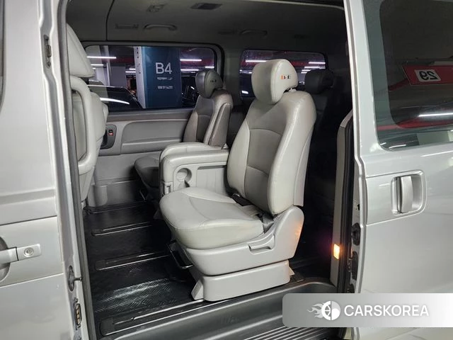 Hyundai The New Grand Starex 2018 Серебристо-серый из Кореи, фото 6